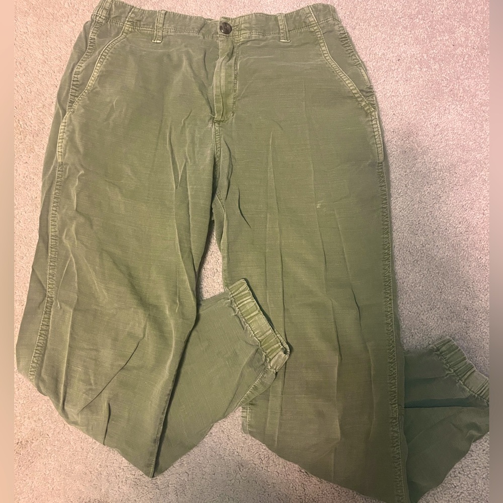 Gap Girlfriend Jogger pants in Moss size 6